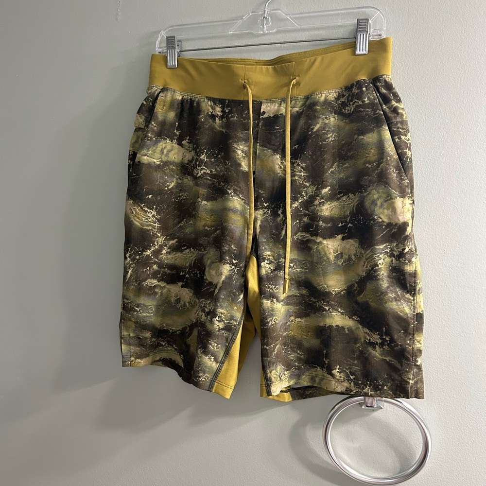 Lululemon mens T.H.E. Short 9" Linerless - Picture 8 of 14